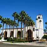 Metro Plaza Hotel